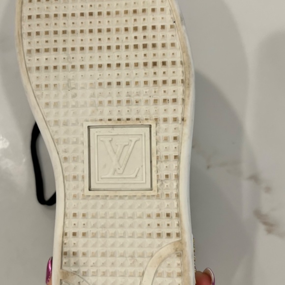 LV front row sneaker - Picture 7 of 14
